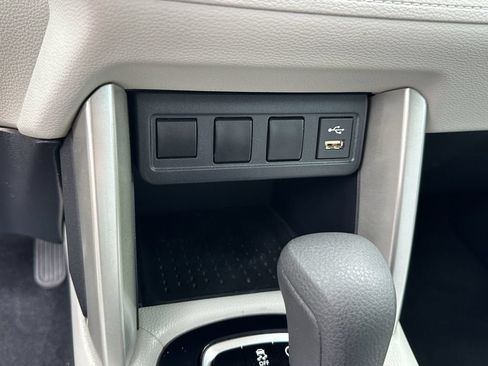Used 2022 Toyota Corolla Cross L FWD image 34