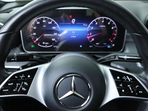 Used 2025 Mercedes-Benz C 300 4MATIC Sedan image 17