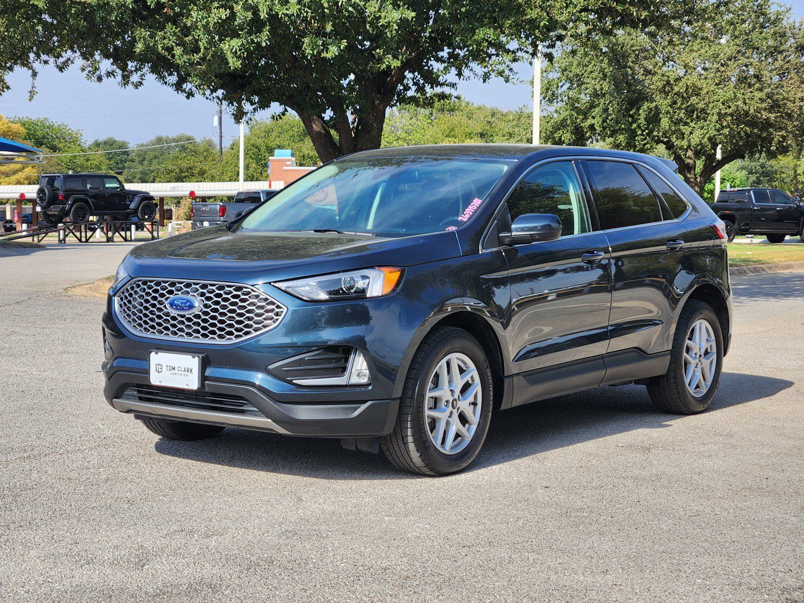 Used 2024 Ford Edge SEL w/ Convenience Package AWD/4WD image 2