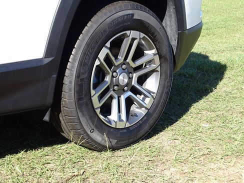 Used 2025 GMC Terrain Elevation image 29