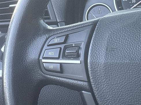 Used 2012 BMW 528i Sedan image 24