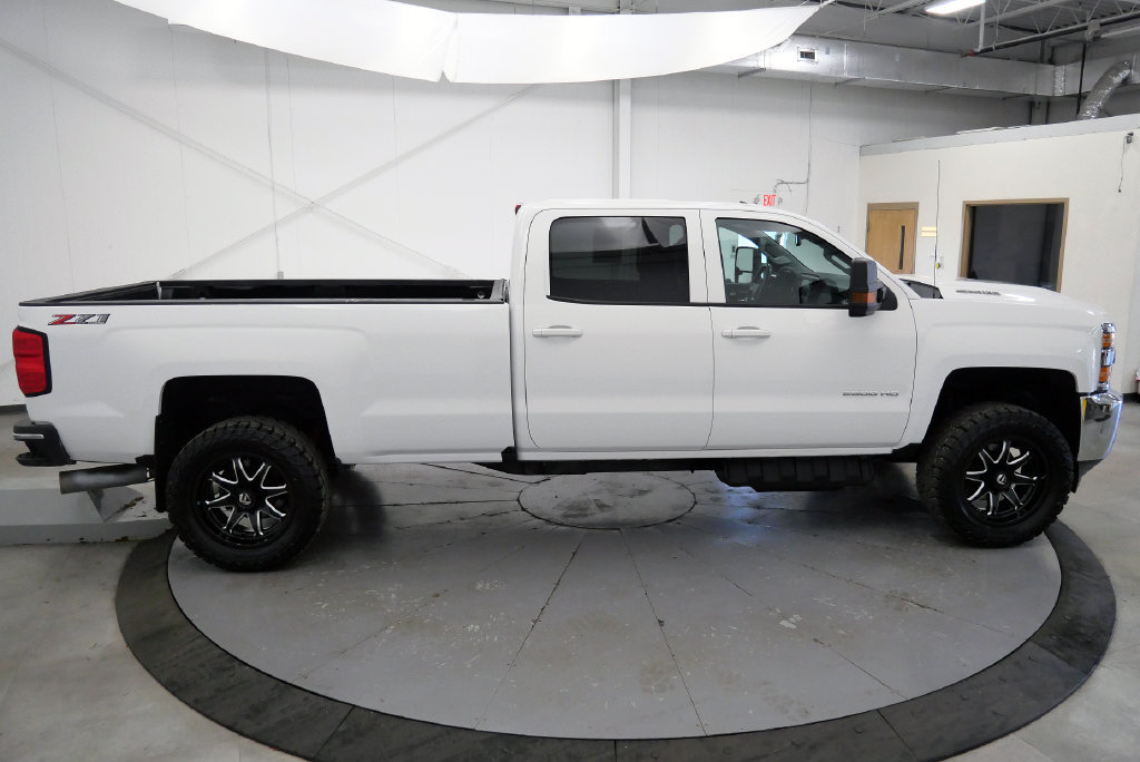 Used 2019 Chevrolet Silverado 2500 LT w/ Z71 Package, Off-Road AWD/4WD image 9
