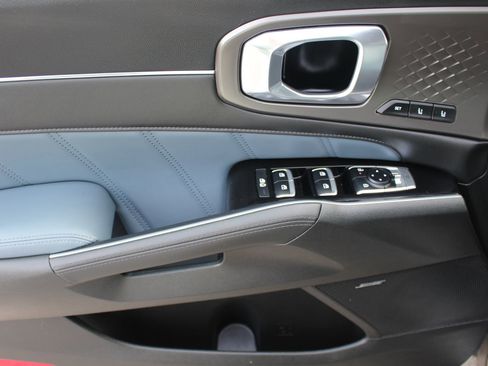 Certified 2025 Kia Sorento SX Prestige image 16