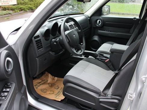 Used 2007 Dodge Nitro SXT image 5