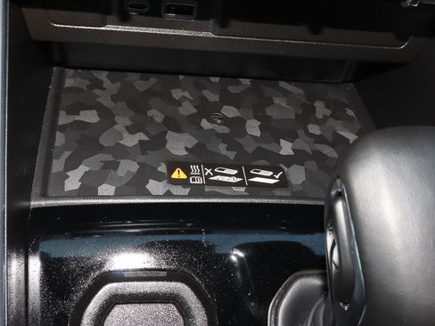 Used 2023 Chevrolet Colorado LT w/ LT Convenience Package II image 26