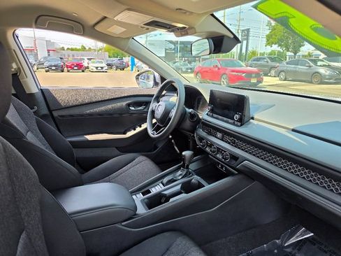 Certified 2025 Honda Accord LX image 11