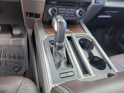 Used 2015 Ford F150 Platinum w/ Equipment Group 701A Luxury image 20