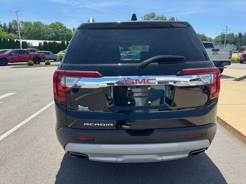 Used 2023 GMC Acadia SLE w/ Driver Convenience Package FWD image 7