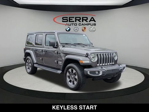 Used 2018 Jeep Wrangler Unlimited Sahara AWD/4WD image 15