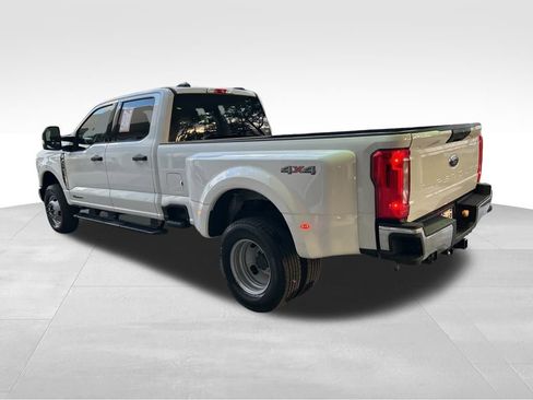 Used 2025 Ford F350 XLT image 4