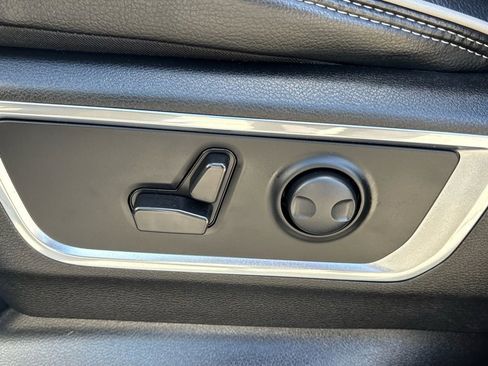 Used 2025 RAM 1500 Laramie image 12