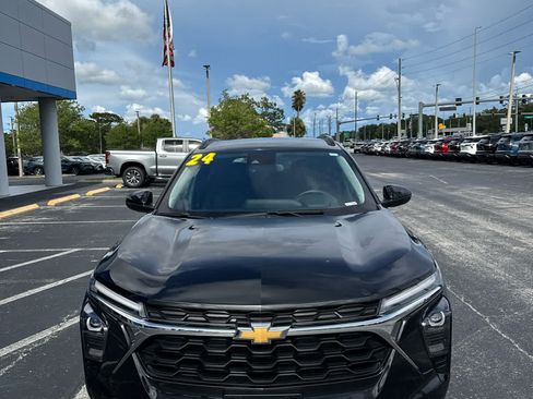 Used 2024 Chevrolet Trax LT w/ Driver Confidence Package FWD image 6