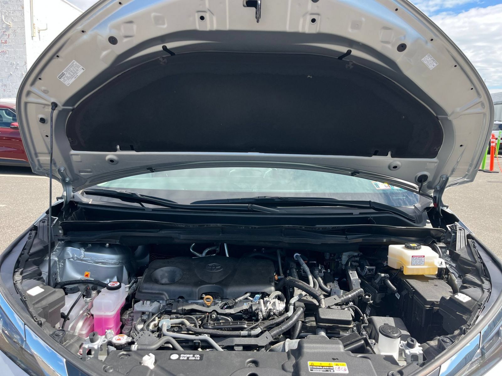 Used 2025 Toyota Sienna XLE FWD image 34