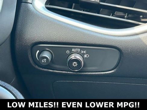 Used 2024 Chevrolet Malibu LT image 20