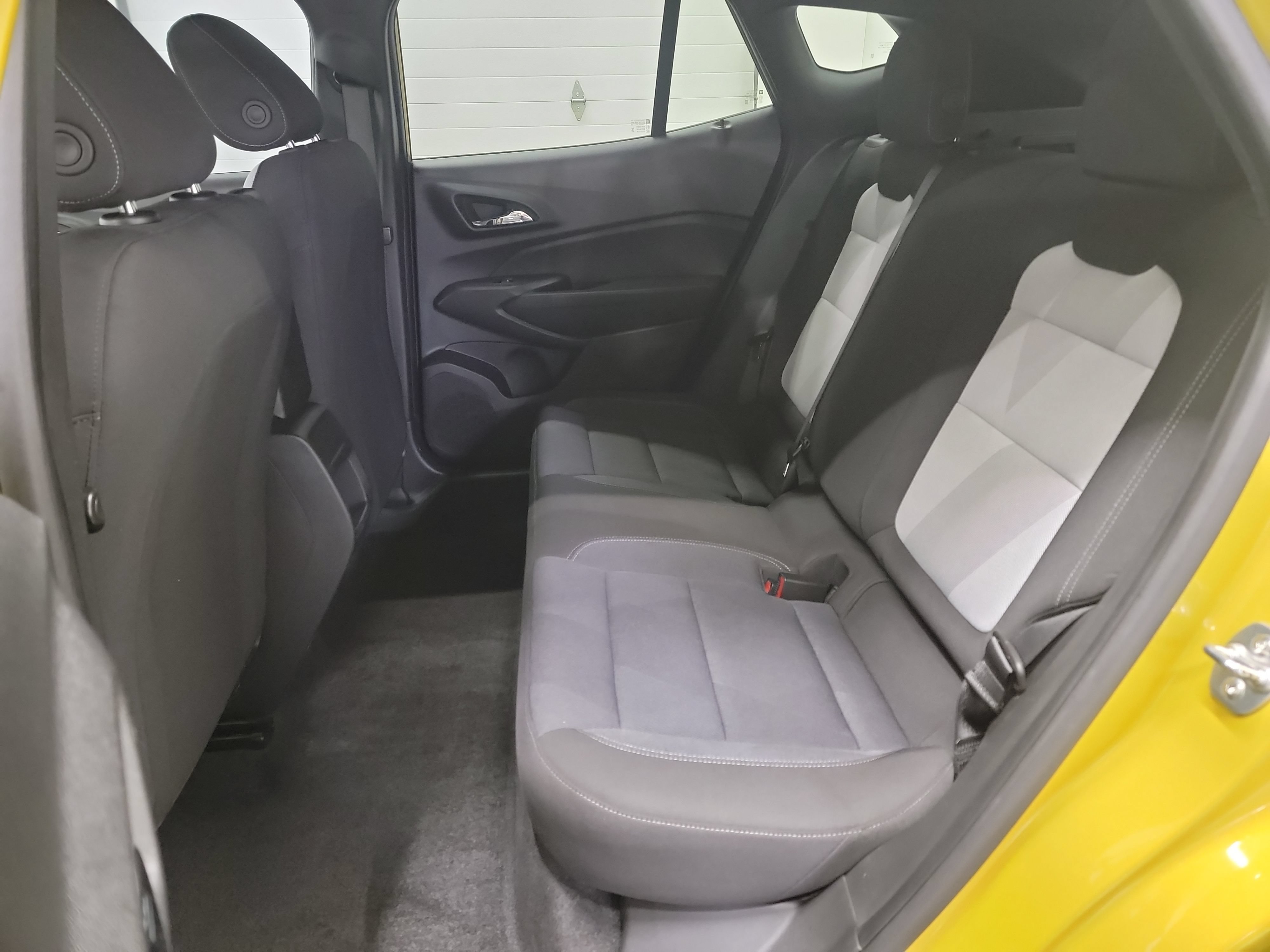 Used 2024 Chevrolet Trax RS w/ Driver Confidence Package FWD image 27