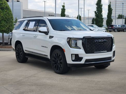 Used 2022 GMC Yukon Denali AWD/4WD image 3