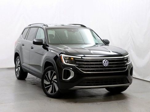 Used 2024 Volkswagen Atlas SE image 1