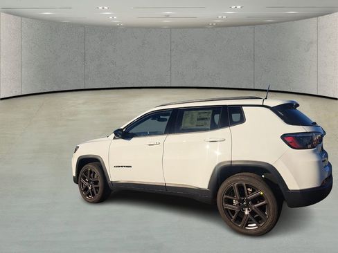 New 2026 Jeep Compass Latitude image 6