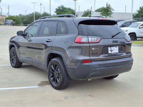 Used 2023 Jeep Cherokee Altitude Lux AWD/4WD image 2