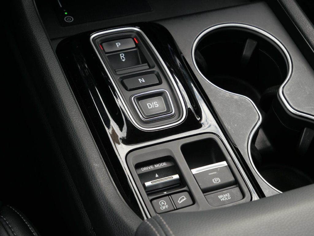 Used 2024 Honda Pilot Touring image 19