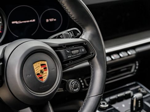 Used 2020 Porsche 911 Carrera 4S w/ Sport Package image 20