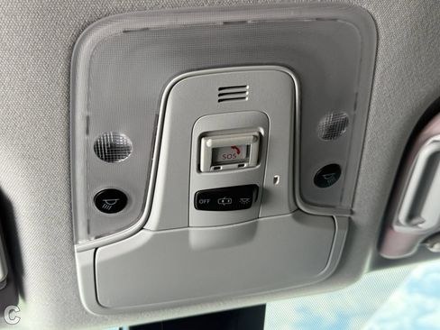 Used 2022 Toyota Prius L Eco FWD image 24