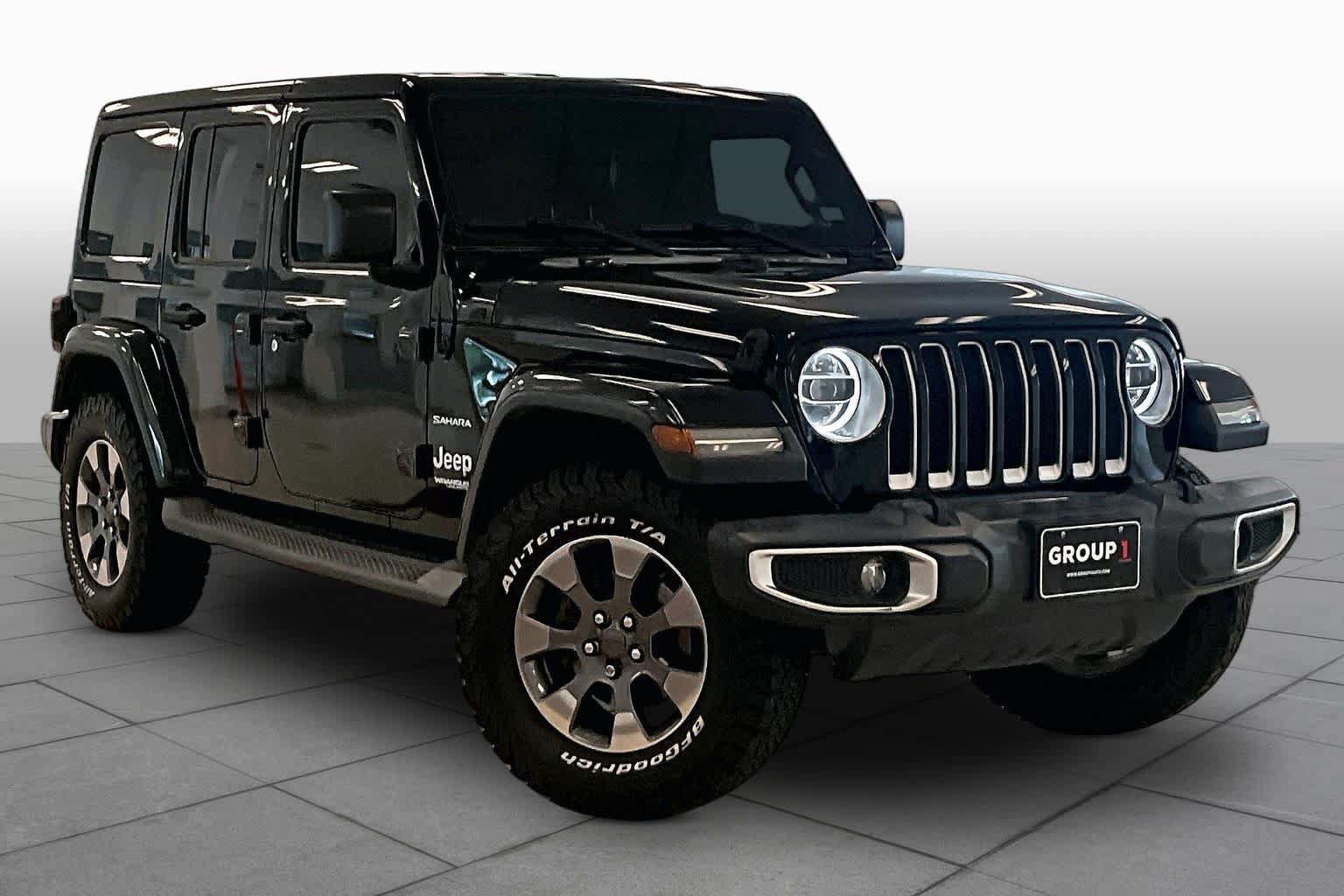 Used 2018 Jeep Wrangler Unlimited Sahara w/ Safety Group AWD/4WD image 2