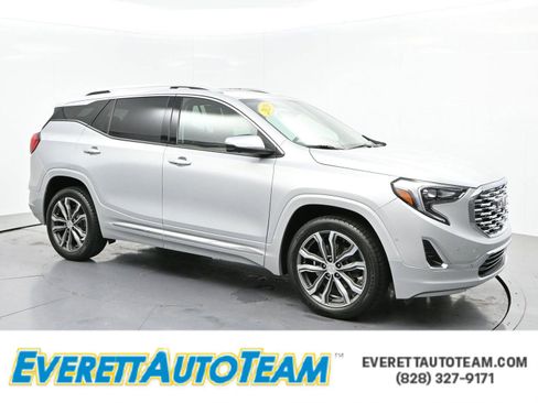 Used 2020 GMC Terrain Denali w/ Denali Premium Package image 1