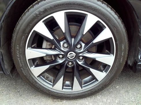 Used 2019 Nissan Sentra SR FWD image 9