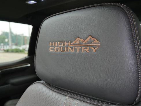 Used 2026 Chevrolet Silverado 1500 High Country w/ High Country Premium Package AWD/4WD image 41