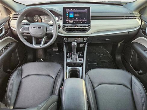 Used 2025 Jeep Compass Limited image 15