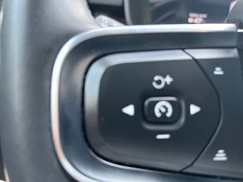 Certified 2022 Volvo C40 P8 Recharge Ultimate image 32