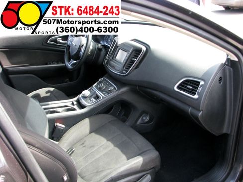 Used 2015 Chrysler 200 Limited w/ Convenience Group image 40
