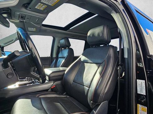 Used 2021 Ford F150 Lariat w/ Equipment Group 502A High image 19