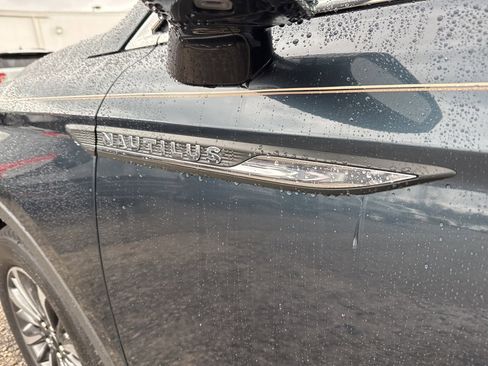 Certified 2023 Lincoln Nautilus FWD w/ Premium Package image 6