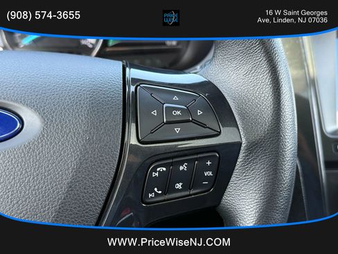 Used 2017 Ford Explorer XLT w/ Equipment Group 202A image 13