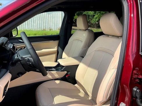 New 2025 Jeep Grand Cherokee L Limited w/ Luxury Tech Group II RWD image 13