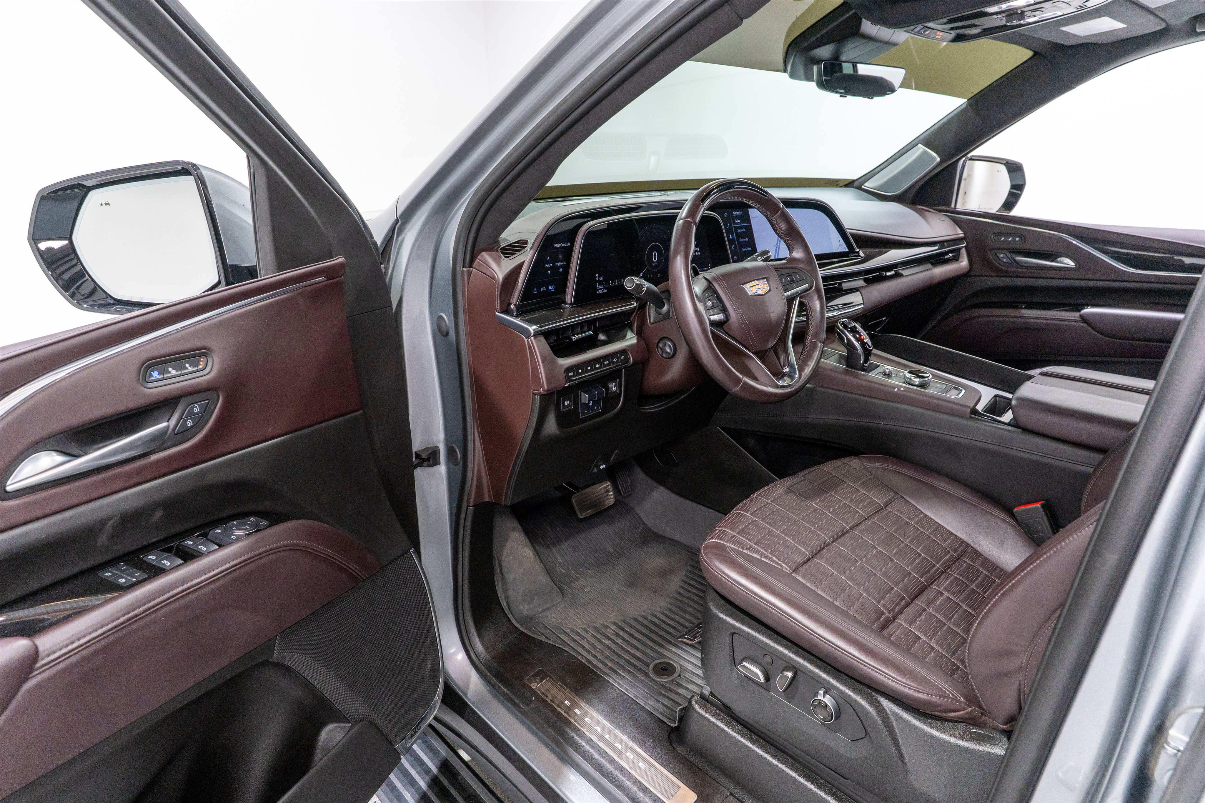 Used 2024 Cadillac Escalade ESV Sport Platinum w/ LPO, ONYX Package AWD/4WD image 13