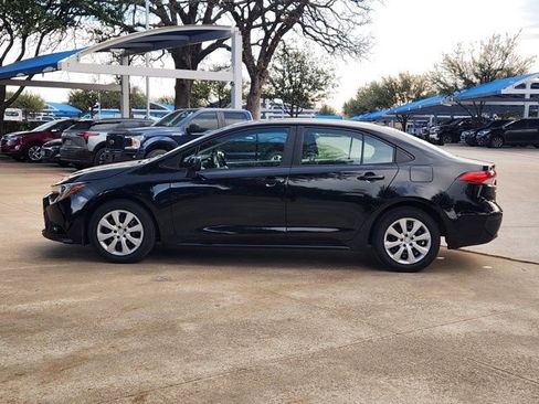 Used 2023 Toyota Corolla LE image 12