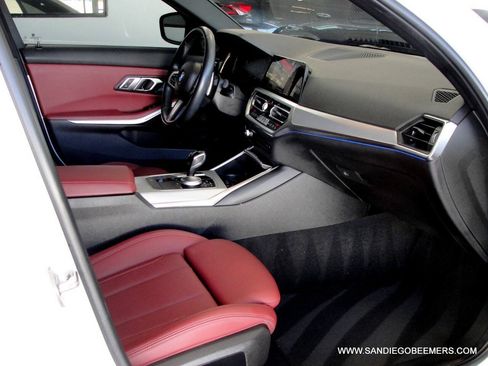 Used 2022 BMW 330i Sedan w/ M Sport Package RWD image 38