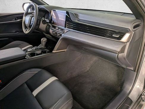Used 2025 Toyota Camry SE FWD image 28