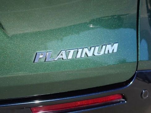 Used 2025 Toyota Sienna Platinum image 11