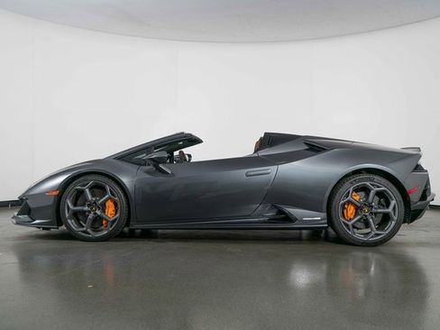 Used 2024 Lamborghini Huracan EVO image 5