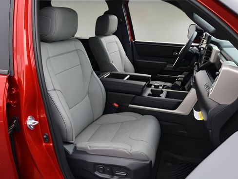 New 2026 Toyota Tundra SR5 AWD/4WD image 18