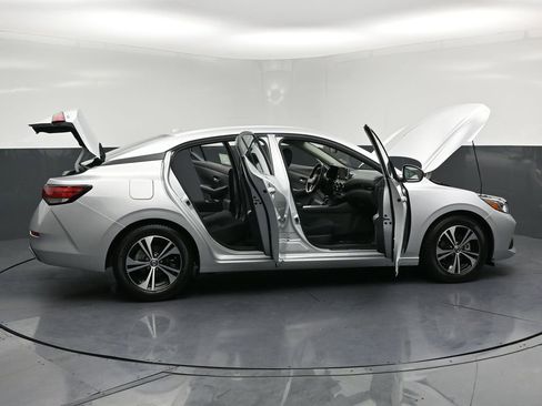Used 2022 Nissan Sentra SV w/ Trunk Package image 33