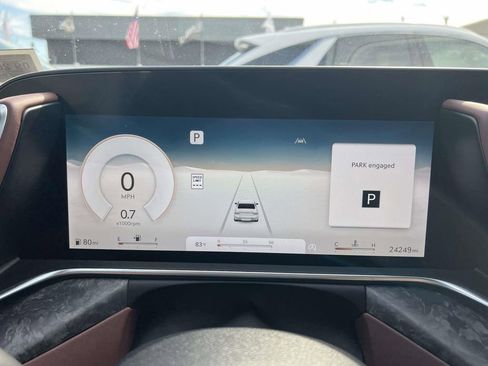 Certified 2023 Genesis G90 3.5T image 32