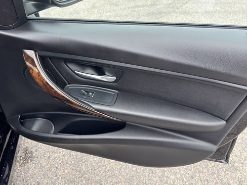 Used 2018 BMW 320i xDrive Sedan image 18