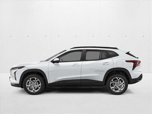 New 2025 Chevrolet Trax ACTIV w/ Driver Confidence Package image 3