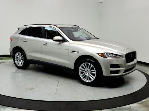 Used 2017 Jaguar F-PACE Prestige image 3