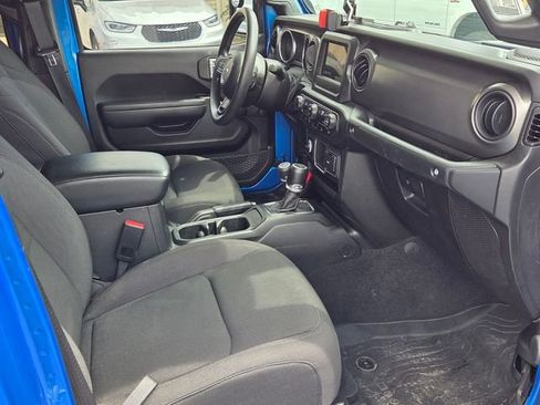 Certified 2023 Jeep Gladiator Sport image 13